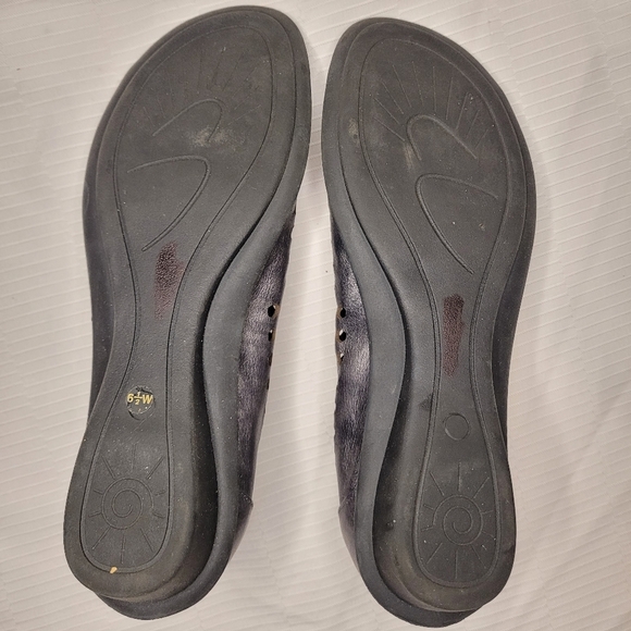 Sesto Meucci Eily Silver Laser Cut Wedge Sandals sz 6.5 - Picture 7 of 8